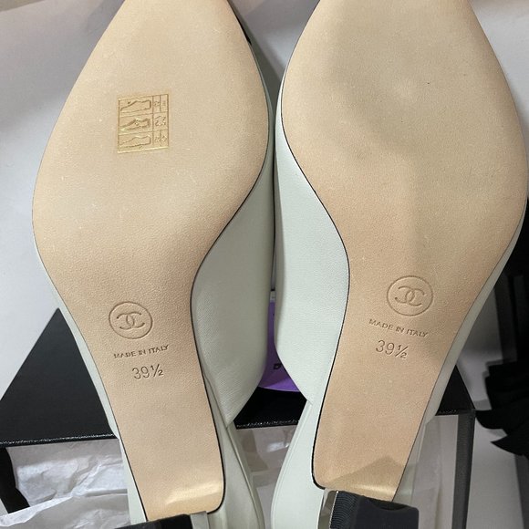 CHANEL BNWB 20P WHITE LEATHER MULES W/BLACK GROSGR - Picture 6 of 7